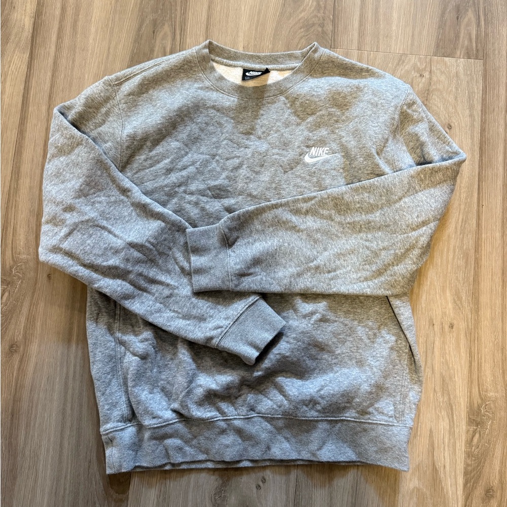 Nike Men's Light Gray Crewneck Sweater